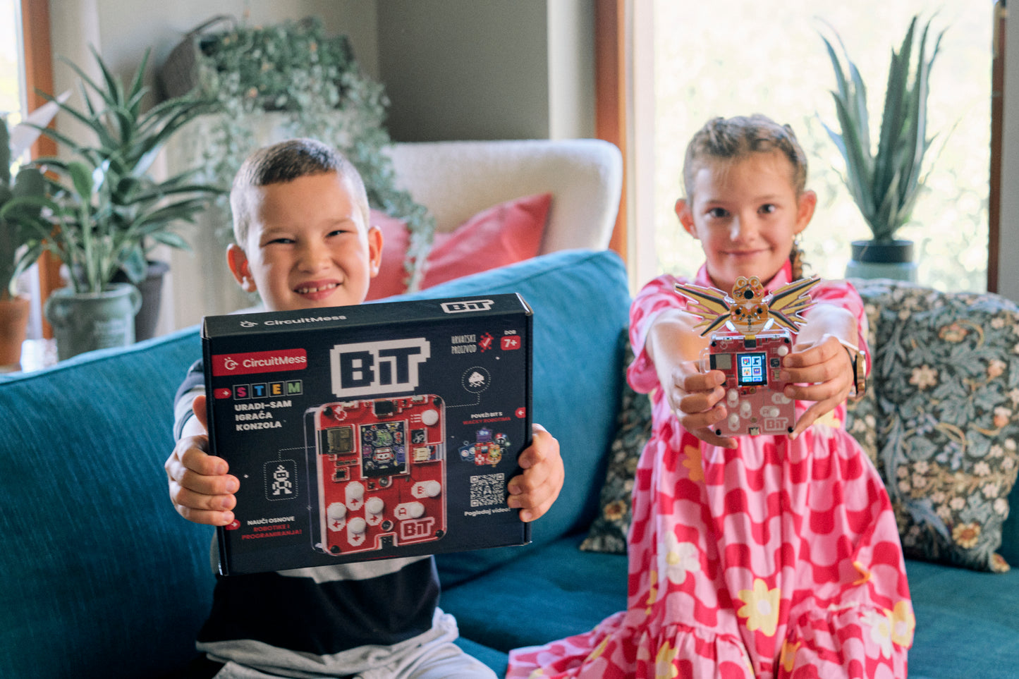 CircuitMess BIT - DIY Games Console